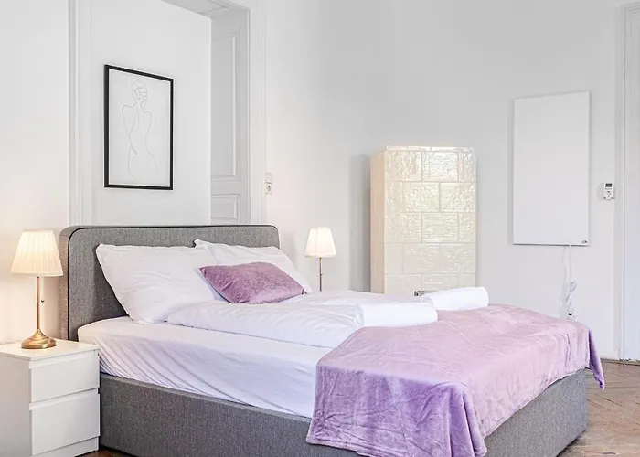 4 Great Near Akh - Ideal For Groups Of 19 * Wien