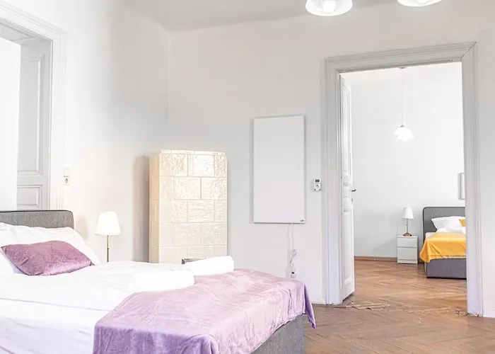 4 Great Near Akh - Ideal For Groups Of 19 * Wien