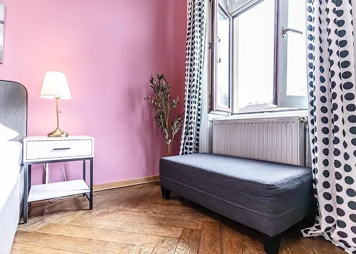 4 Great Near Akh - Ideal For Groups Of 19 Apartment