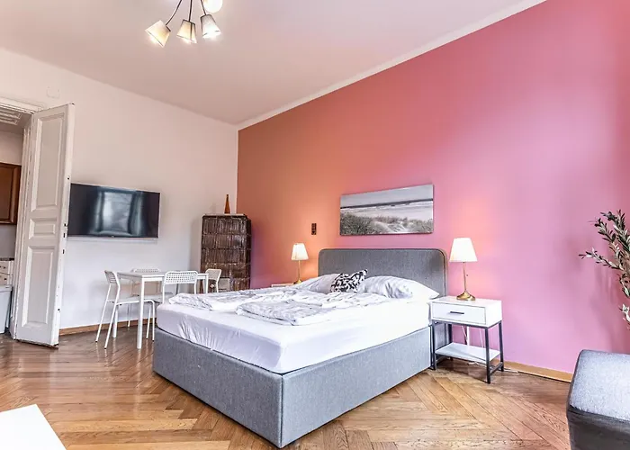 Apartment 4 Great Near Akh - Ideal For Groups Of 19 *