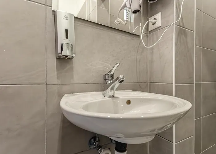 4 Great Near Akh - Ideal For Groups Of 19 Apartment Wien