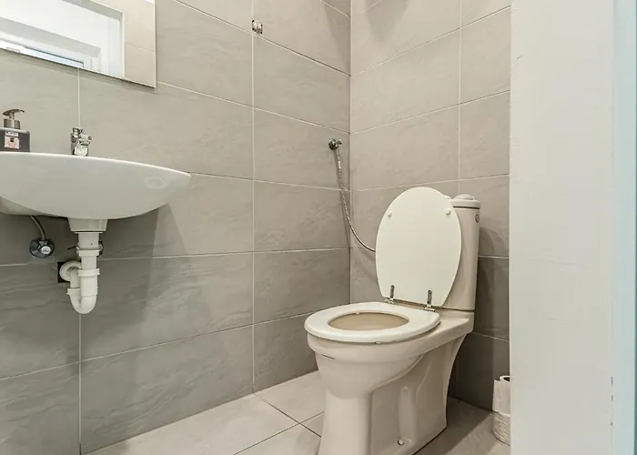 Apartment 4 Great Near Akh - Ideal For Groups Of 19