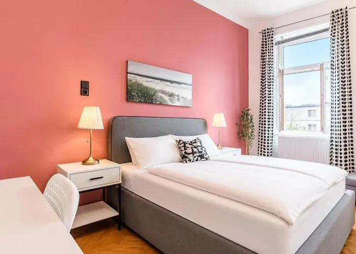 4 Great Near Akh - Ideal For Groups Of 19 Apartment