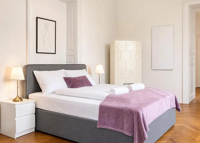 4 Great Near Akh - Ideal For Groups Of 19 Apartment *