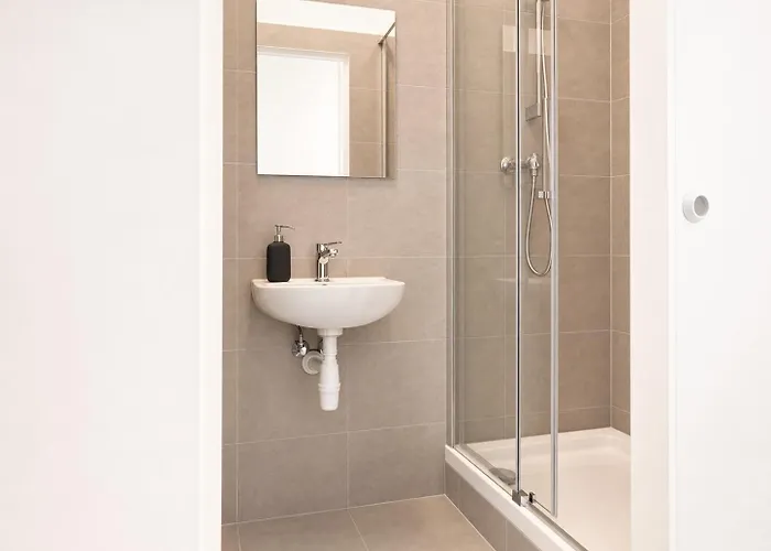 4 Great Near Akh - Ideal For Groups Of 19 Apartment Wien