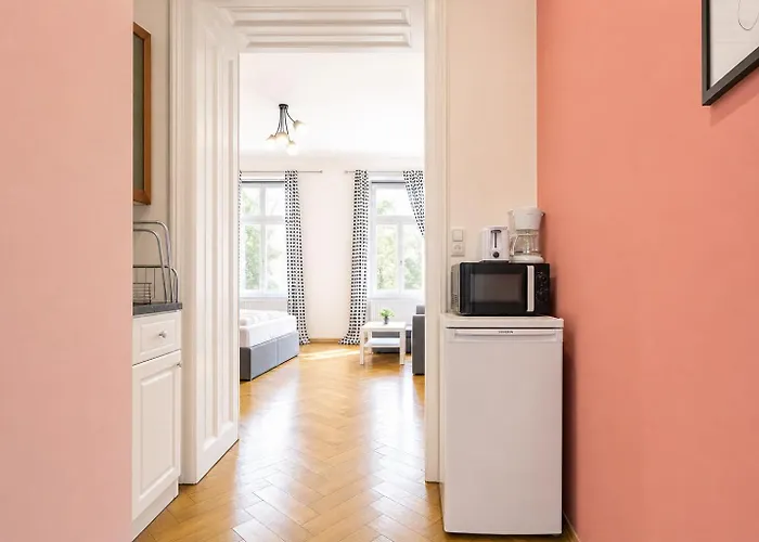 4 Great Near Akh - Ideal For Groups Of 19 Apartment *