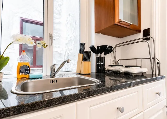 Apartment 4 Great Near Akh - Ideal For Groups Of 19 *