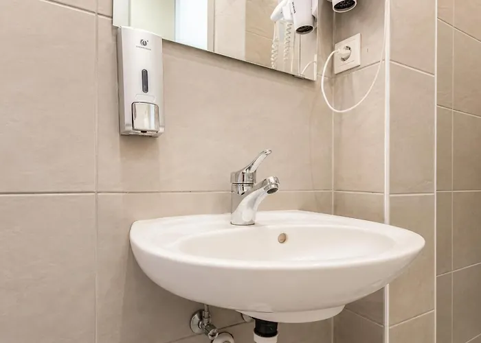 Apartment 4 Great Near Akh - Ideal For Groups Of 19